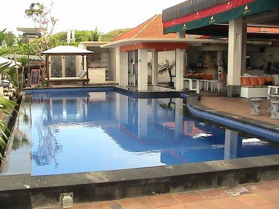 Barracuda Bar & Restaurant